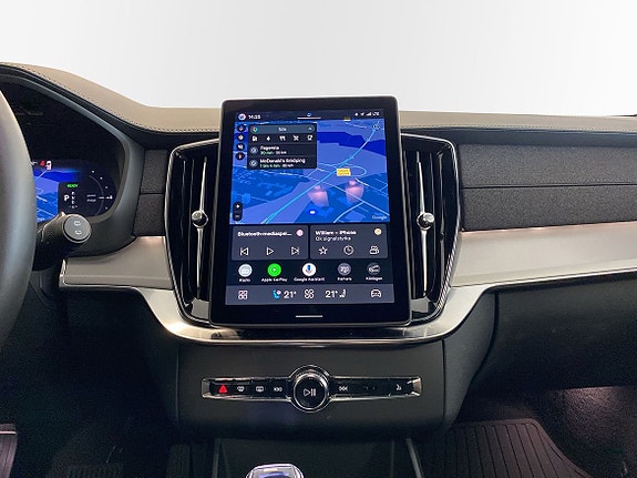 Volvo XC90 13 of 20