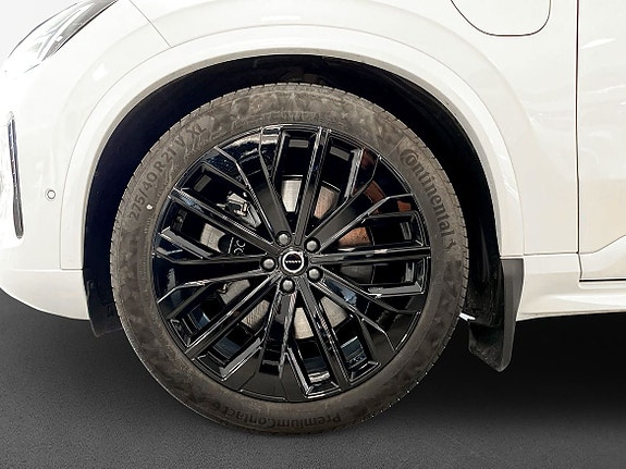 Volvo XC90 10 of 20