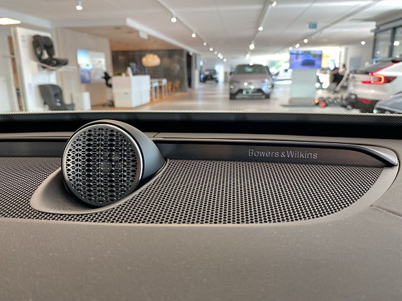 Volvo XC90 16 of 20