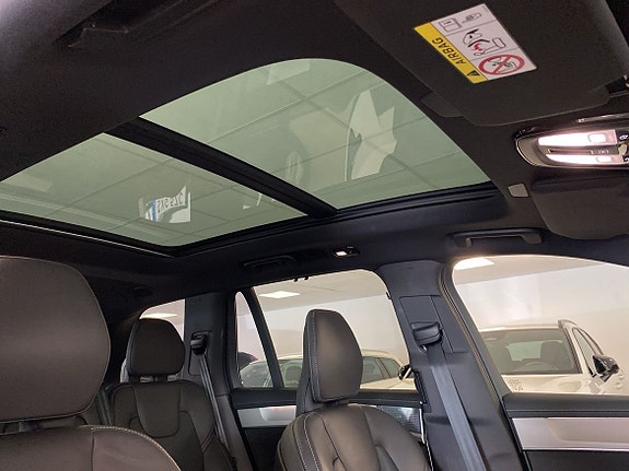 Volvo XC90 17 of 20