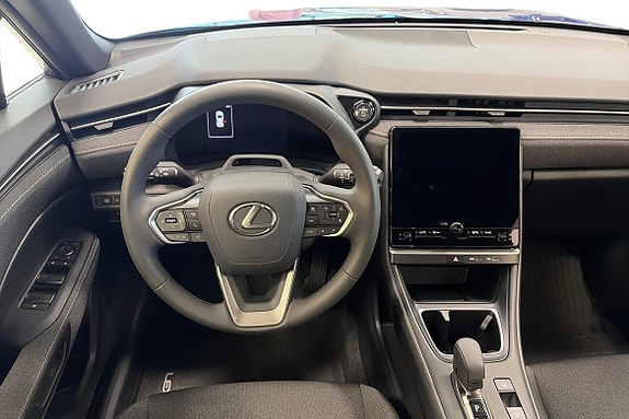 Lexus LBX 9 of 10