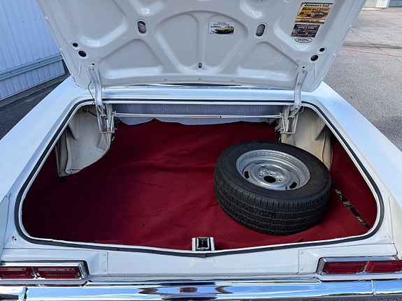 Chevrolet Impala 13 of 17