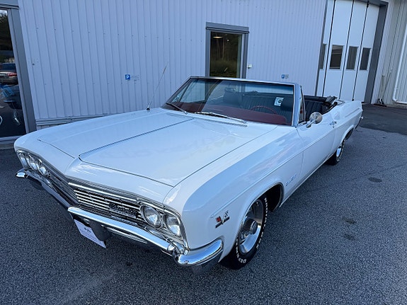 Chevrolet Impala 4 of 17