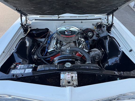 Chevrolet Impala 15 of 17