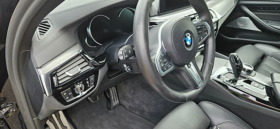 BMW 540i 8 of 17