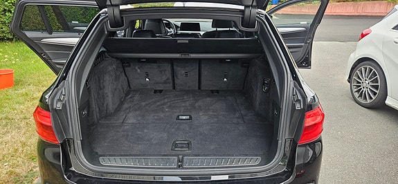 BMW 540i 16 of 17