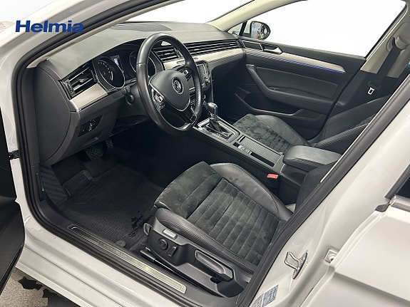 Volkswagen Passat 9 of 9