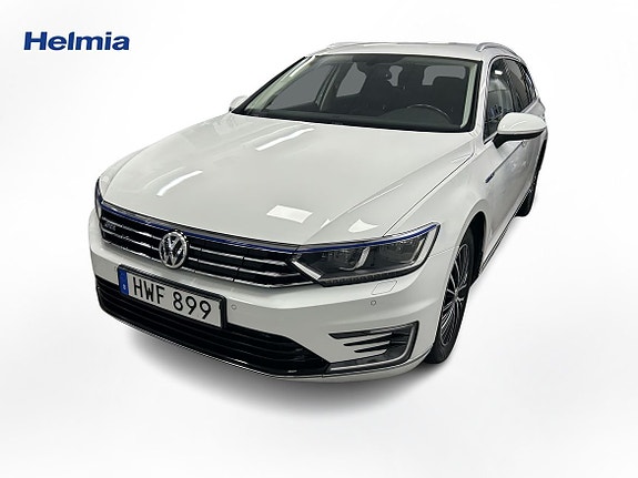 Volkswagen Passat 3 of 9