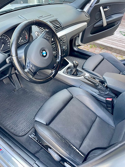 BMW 118d 4 of 12
