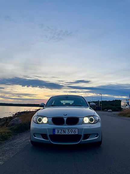BMW 118d 2 of 12