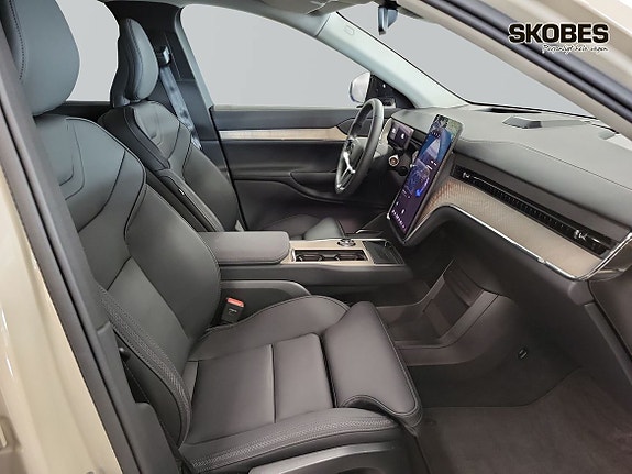 Volvo EX90 11 of 22
