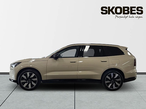 Volvo EX90 4 of 22