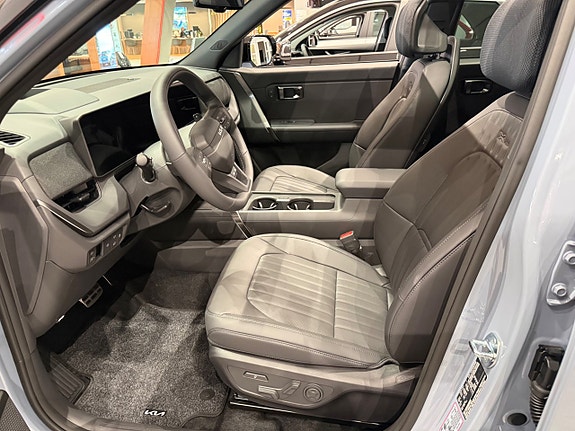 Kia Seltos 6 of 15