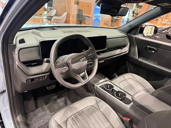 Kia Seltos 9 of 15