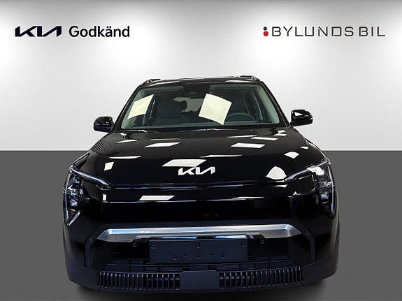 Kia EV3 2 of 14