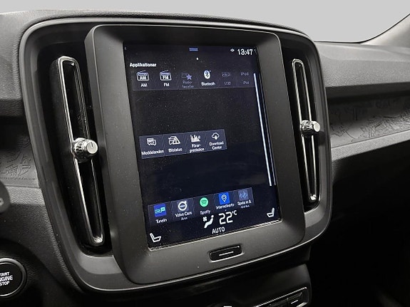 Volvo XC40 16 of 19