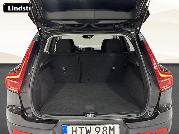 Volvo XC40 12 of 19