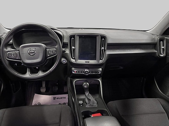 Volvo XC40 11 of 19