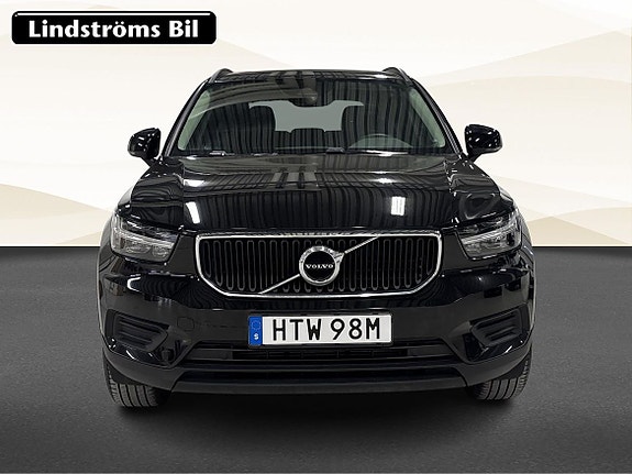 Volvo XC40 8 of 19