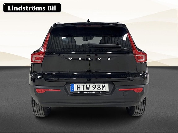Volvo XC40 7 of 19