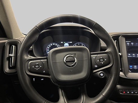 Volvo XC40 18 of 19
