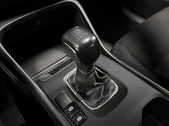 Volvo XC40 17 of 19