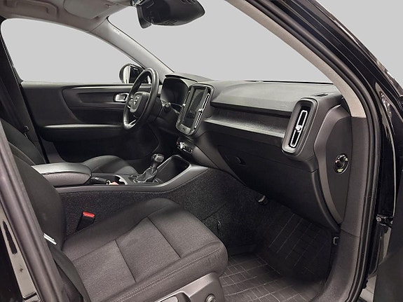 Volvo XC40 9 of 19