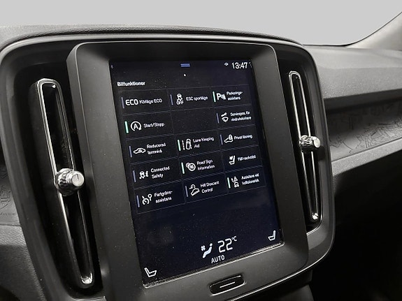 Volvo XC40 15 of 19