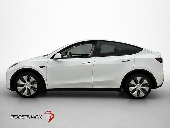 Tesla Model Y 5 of 30