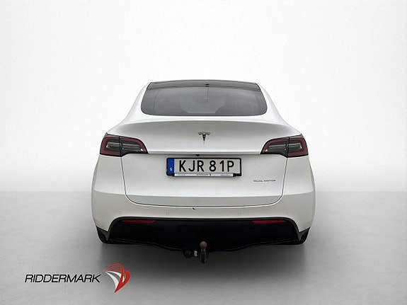Tesla Model Y 8 of 30
