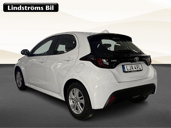 Toyota Yaris 4 of 19