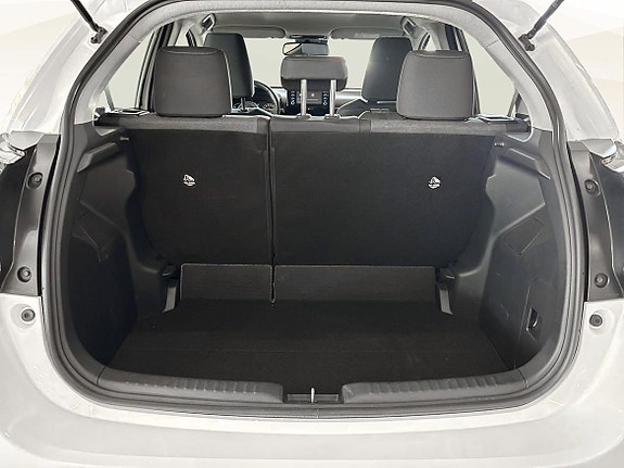 Toyota Yaris 13 of 19
