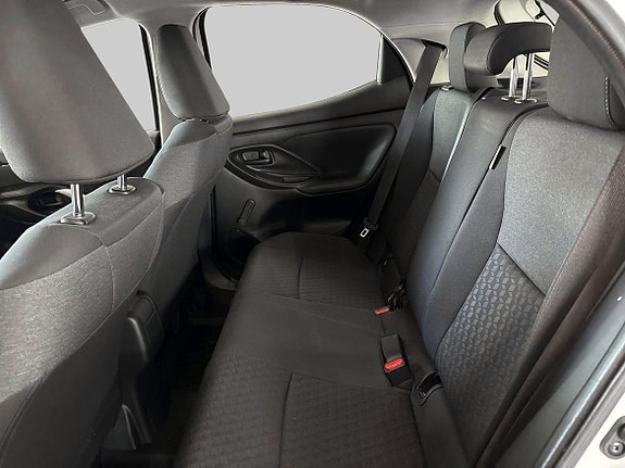 Toyota Yaris 11 of 19