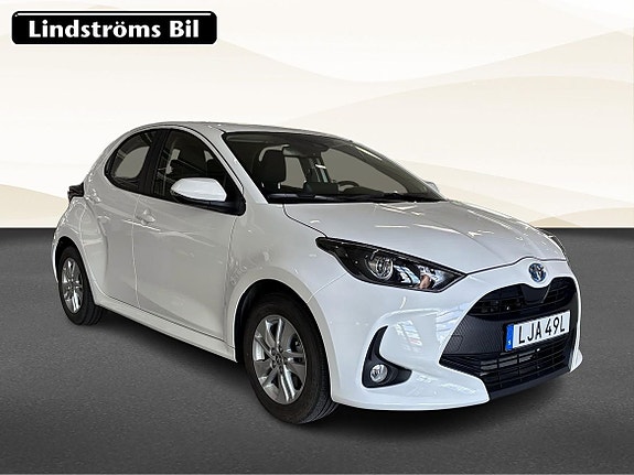 Toyota Yaris 3 of 19