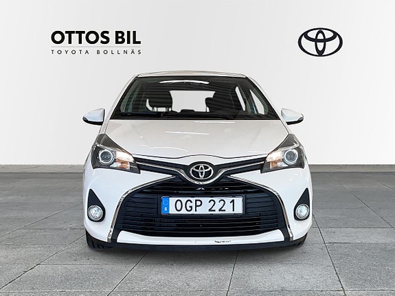 Toyota Yaris 6 of 16