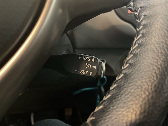 Toyota Yaris 14 of 16