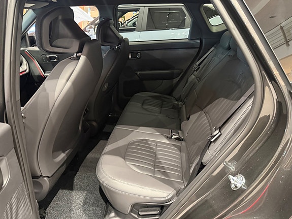 Kia Seltos 11 of 16