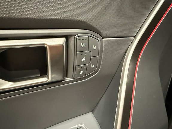 Kia Seltos 8 of 16