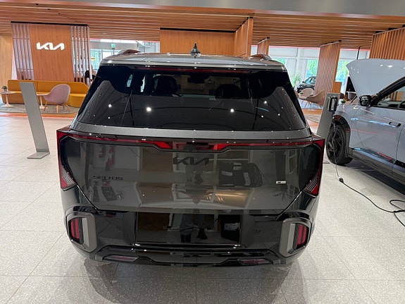 Kia Seltos 3 of 16