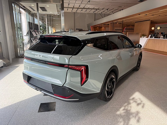 Kia K4 2 of 10