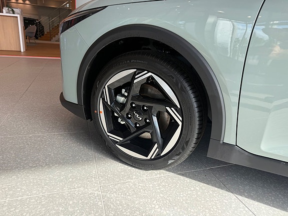 Kia K4 9 of 10