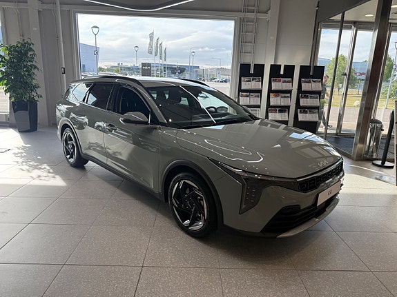 Kia K4 3 of 10