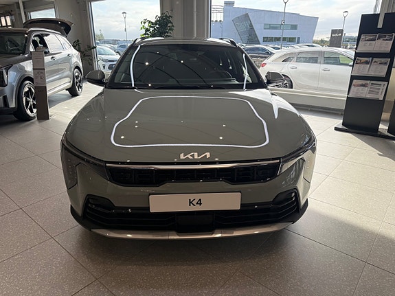 Kia K4 4 of 10