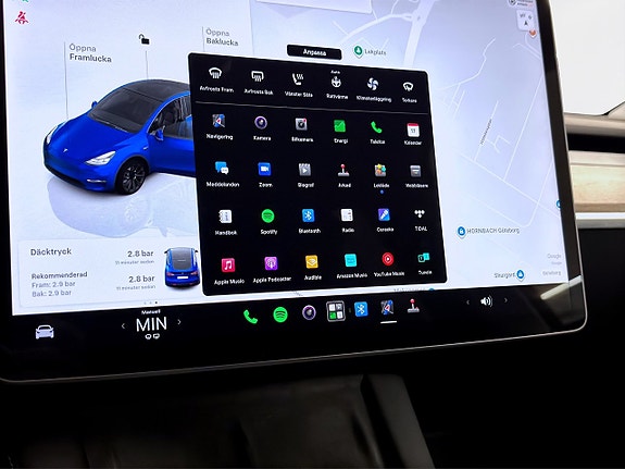 Tesla Model Y 15 of 19