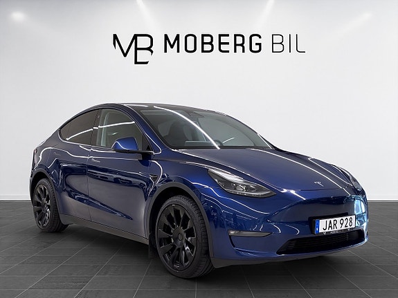 Tesla Model Y 4 of 19