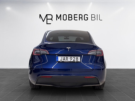 Tesla Model Y 7 of 19