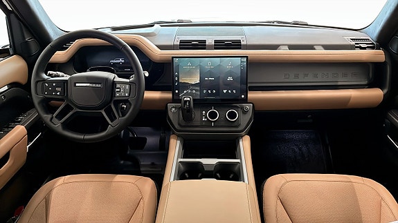 Land Rover Defender 130 4 of 19