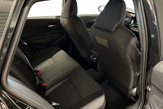 Toyota Corolla 7 of 19