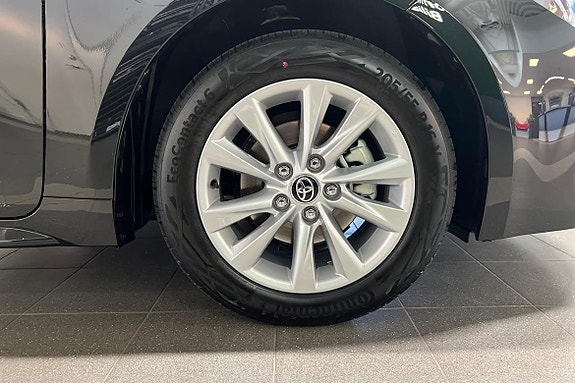 Toyota Corolla 15 of 19
