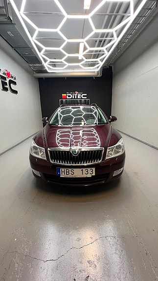 Skoda Octavia 3 of 7